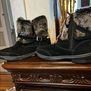 Women's Black Fur-Lined Boots